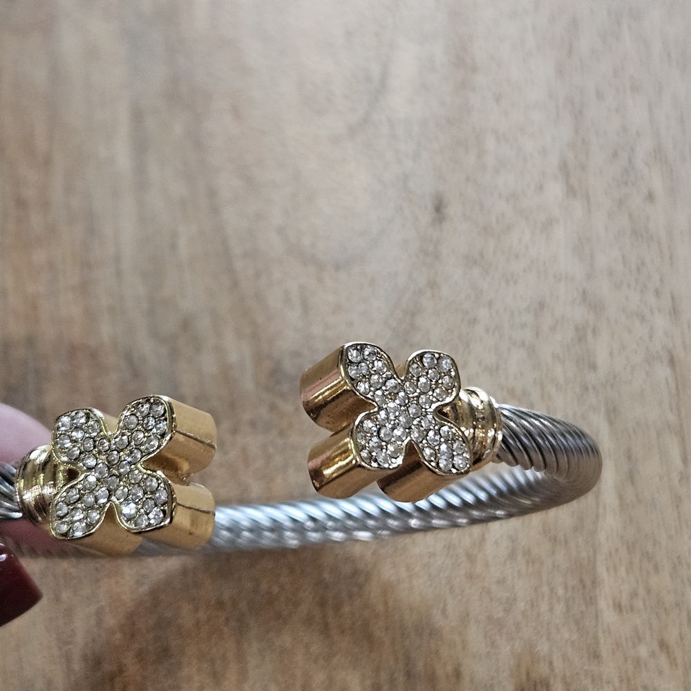 Elegant Gold and Silver Women's Bracelet - Picture 1 of 9